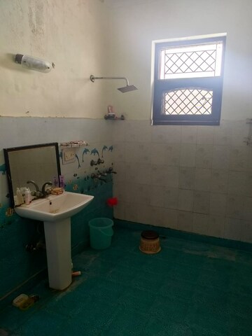 Team Area in 1 RK Builder Floor at Sector 29 – for Rent