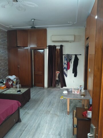Living Room in 1 RK Builder Floor at Sector 29 – for Rent