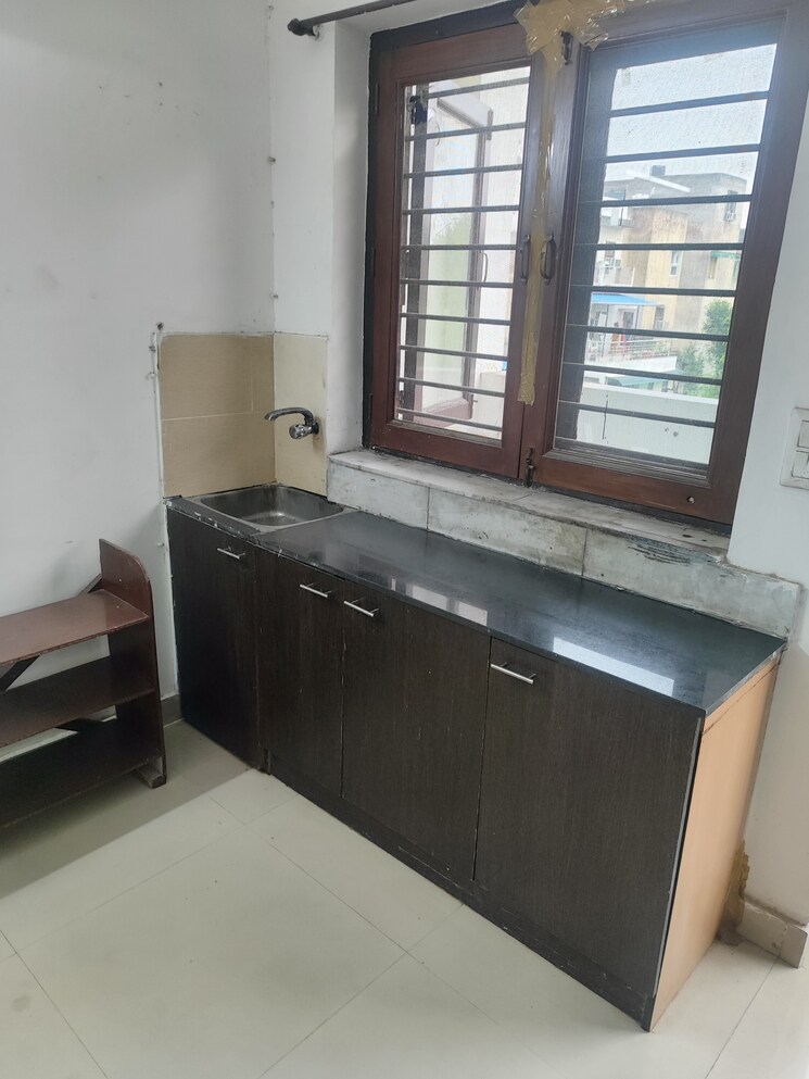 Kitchen, awho-brahmaputra-apartments 1 RK 400 Sq.Ft. Apartment In Sector 29 Noida 9185589