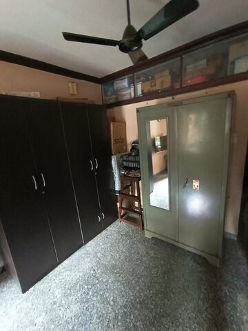 Room in 2 BHK Apartment at Sagar Garden, Mulund West – for Rent