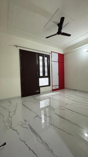 Room in 1 BHK Builder Floor at Chattarpur – for Rent