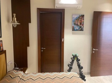 Room in 3 BHK Villa at Sector 55 – for Rent