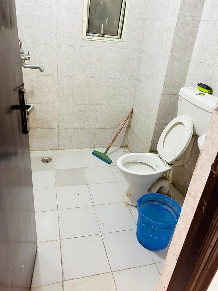 Bathroom, sector 55 3 Bedroom 1750 Sq.Ft. Villa In Sector 55 Noida 9185626