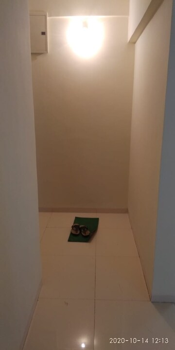 Room in 3 BHK Apartment at Pinnac River Dale Residency, Karve Nagar – for Rent