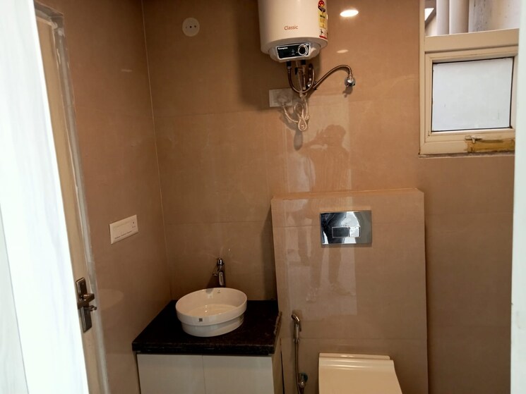 Bathroom, shree-vardhman-victoria 2 Bedroom 1350 Sq.Ft. Apartment In Sector 70 Gurgaon 9185631