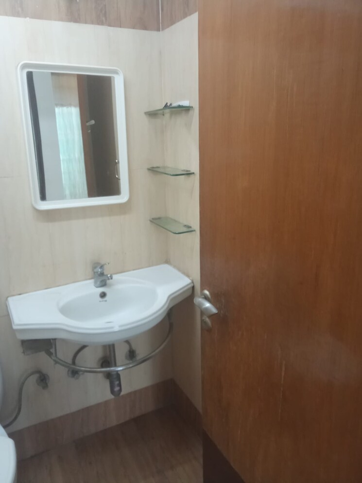 Bathroom, lokhandwala-harmony 2 Bedroom 1250 Sq.Ft. Apartment In Worli Mumbai 9185633