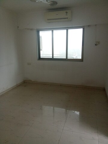 Room in 2 BHK Apartment at Lokhandwala Harmony, Worli – for Rent