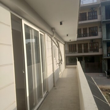 Balcony in 1 BHK Builder Floor at Sector 9 – for Rent