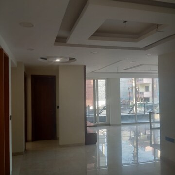 Room in 1 BHK Builder Floor at Sector 9 – for Rent
