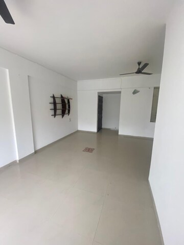 Room in 3 BHK Apartment at Nipania – for Rent