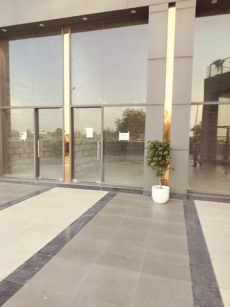 Balcony, svh-83-metro-street Commercial Office Space 600 Sq.Ft. In Sector 83 Gurgaon 9185690