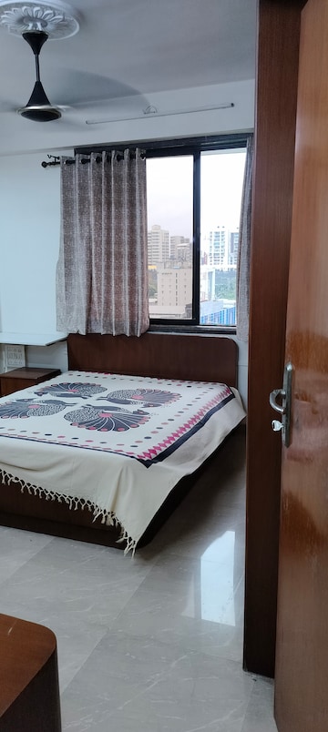 Bedroom in 2 BHK Apartment at Manish Tower, Andheri West – for Rent