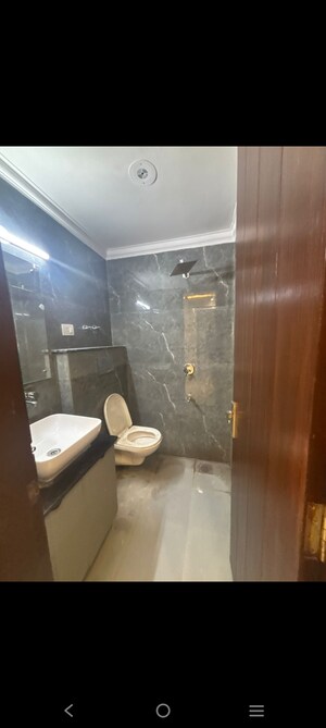 Furnished Amenities in 3 BHK Builder Floor at Saket – for Sale