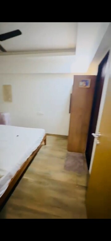 Room in 2 BHK Apartment at The Baya Victoria, Byculla – for Rent