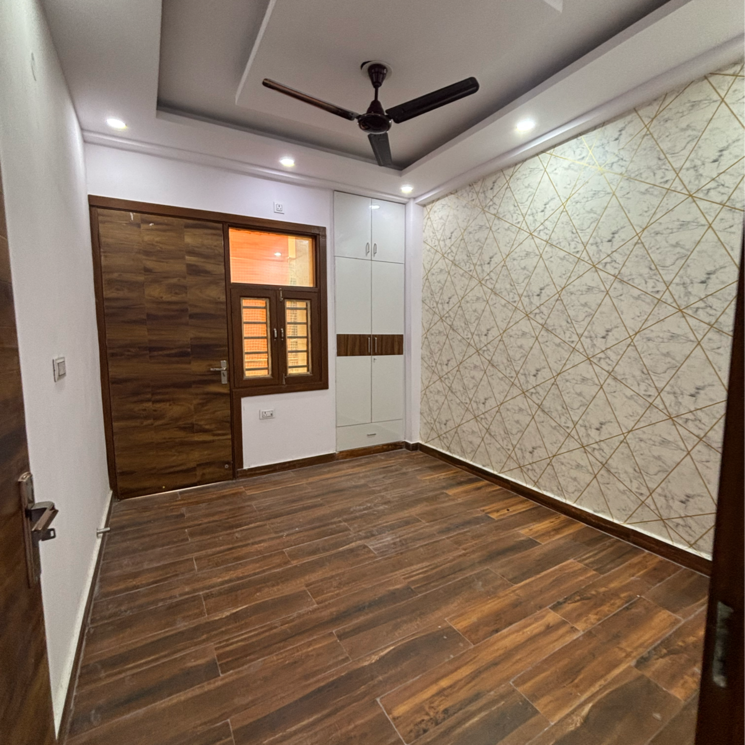 Room, dwarka mor 3 Bedroom 1000 Sq.Ft. Builder Floor In Dwarka Mor Delhi 9185750
