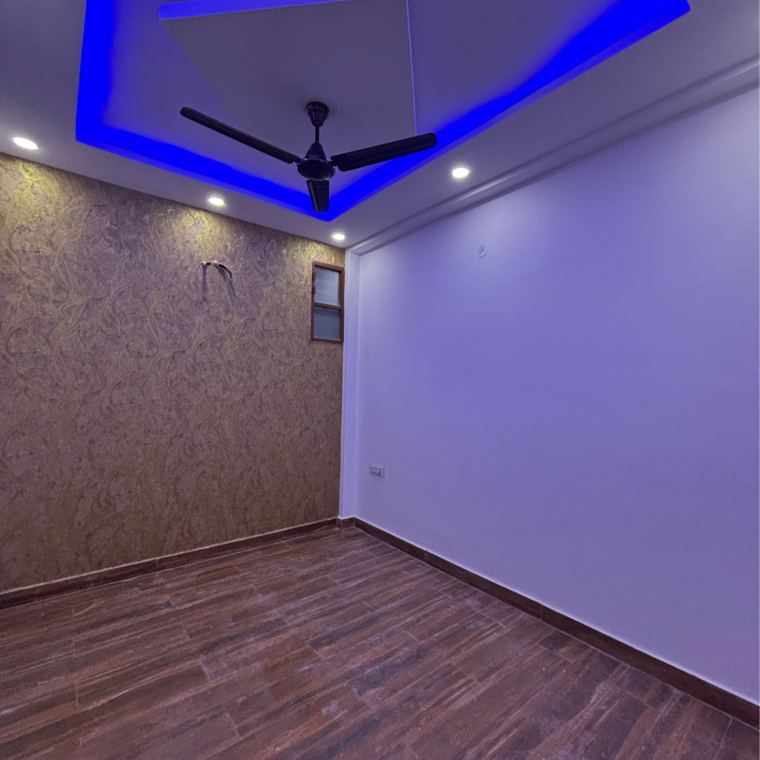 Room, dwarka mor 3 Bedroom 1000 Sq.Ft. Builder Floor In Dwarka Mor Delhi 9185750