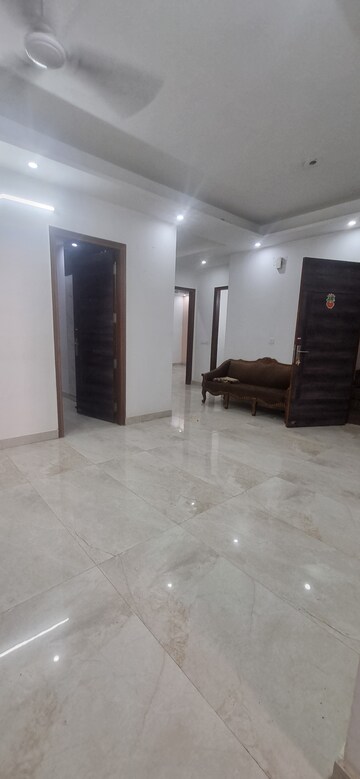Furnished Amenities in 2 BHK Builder Floor at New Palam Vihar 3, Sector 111 – for Rent
