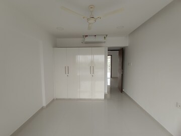 Room in 3.5 BHK Apartment at Moreshwar 19 East, Nerul – for Rent