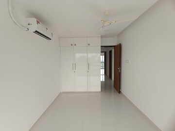 Room in 3.5 BHK Apartment at Moreshwar 19 East, Nerul – for Rent