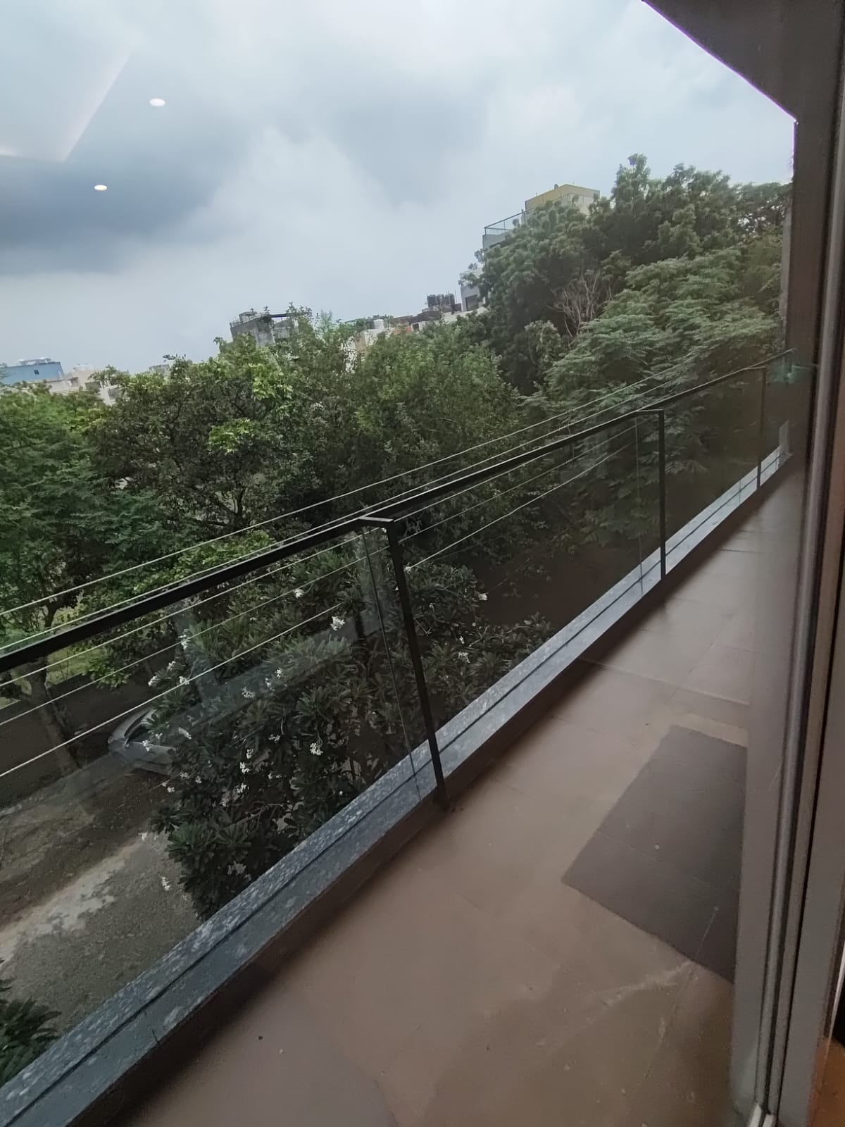 3 BHK + Servant Room Builder Floor For Rent in Unitech South City II