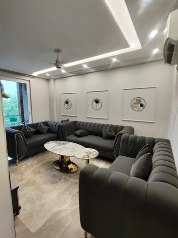 Team Area in 3 BHK Builder Floor at Unitech South City II, Sector 50 – for Rent