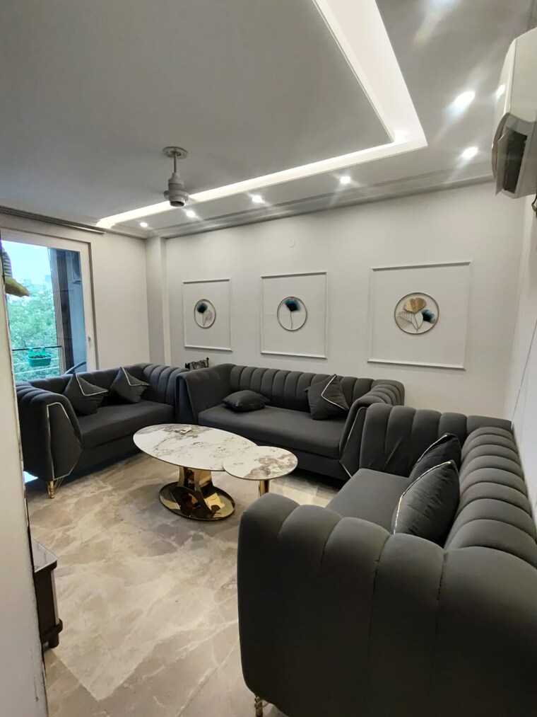 Team Area, unitech-south-city-ii 3 Bedroom 2700 Sq.Ft. Builder Floor In Sector 50 Gurgaon 9185856