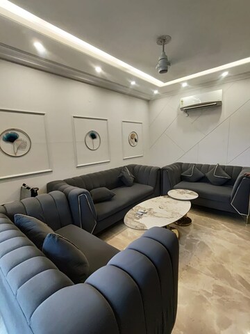 Team Area in 3 BHK Builder Floor at Unitech South City II, Sector 50 – for Rent