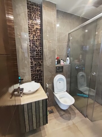 Bathroom in 3 BHK Builder Floor at Unitech South City II, Sector 50 – for Rent