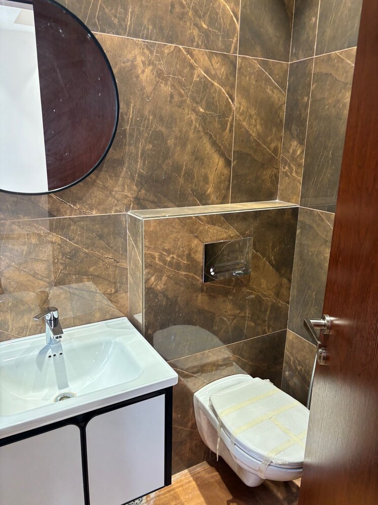 Attached Bathroom, sector 57 3 Bedroom 2700 Sq.Ft. Builder Floor In Sector 57 Gurgaon 9185875
