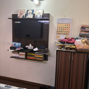 Furnished Amenities in 2 BHK Apartment at Sector 87 – for Rent