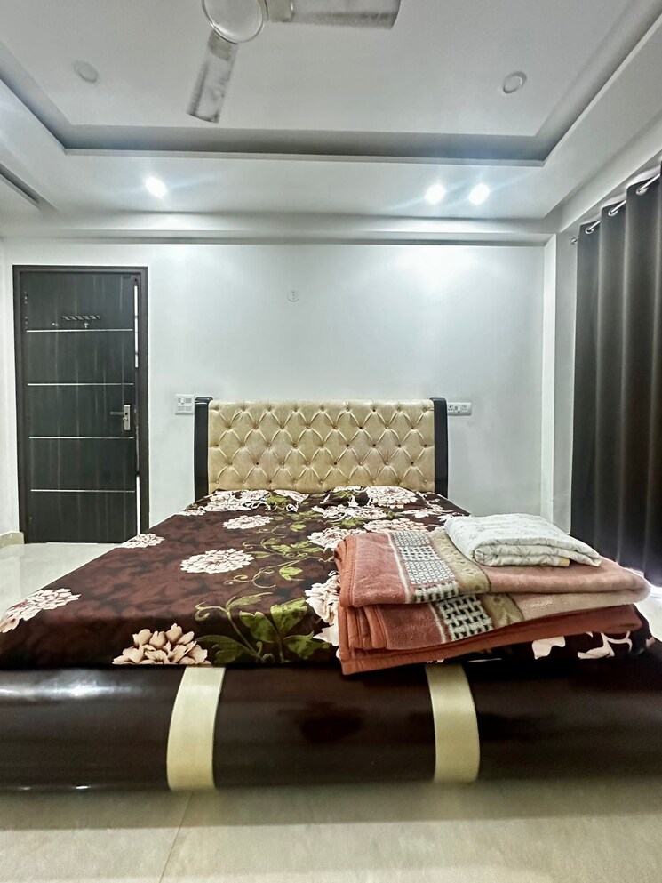 Bedroom, sushant lok ii 4 Bedroom 418 Sq.Yd. Builder Floor In Sushant Lok ii Gurgaon 9185919