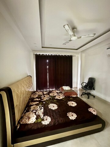 Bedroom in 4 BHK Builder Floor at Sushant Lok ii – for Rent