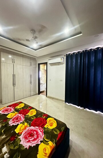 Bedroom in 4 BHK Builder Floor at Sushant Lok ii – for Rent