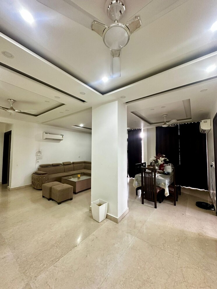  Parking, sushant lok ii 4 Bedroom 418 Sq.Yd. Builder Floor In Sushant Lok ii Gurgaon 9185919