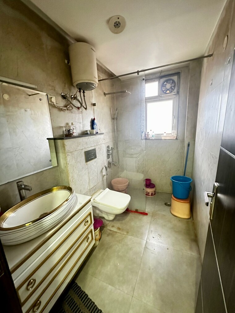 Bathroom, sushant lok ii 4 Bedroom 418 Sq.Yd. Builder Floor In Sushant Lok ii Gurgaon 9185919