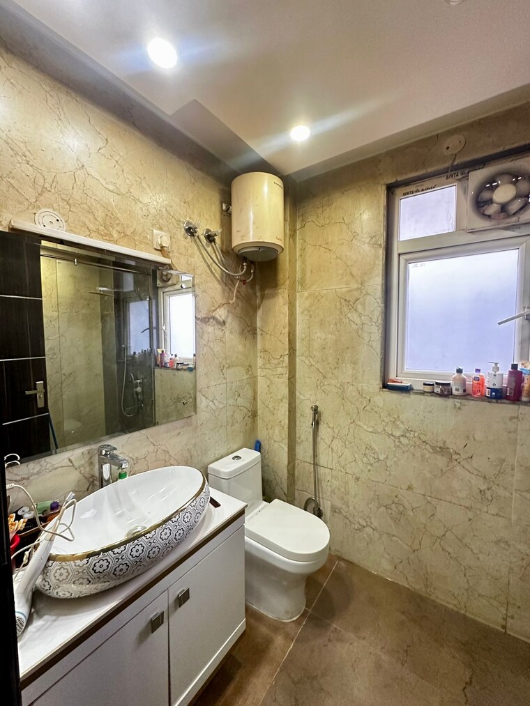 Living Room, sushant lok ii 4 Bedroom 418 Sq.Yd. Builder Floor In Sushant Lok ii Gurgaon 9185919