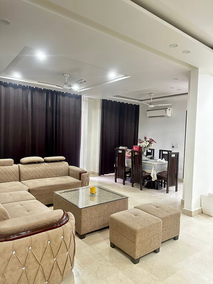 Bedroom, sushant lok ii 4 Bedroom 418 Sq.Yd. Builder Floor In Sushant Lok ii Gurgaon 9185919
