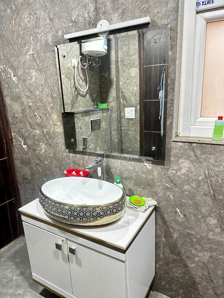 Bathroom, sushant lok ii 4 Bedroom 418 Sq.Yd. Builder Floor In Sushant Lok ii Gurgaon 9185919