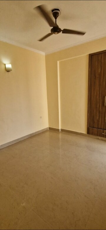 Room in 2 BHK Apartment at Supertech Ecociti, Sector 137 – for Sale