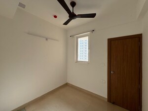 Room in 4 BHK Apartment at La Residentia, Tech Zone 4 Greater Noida – for Sale