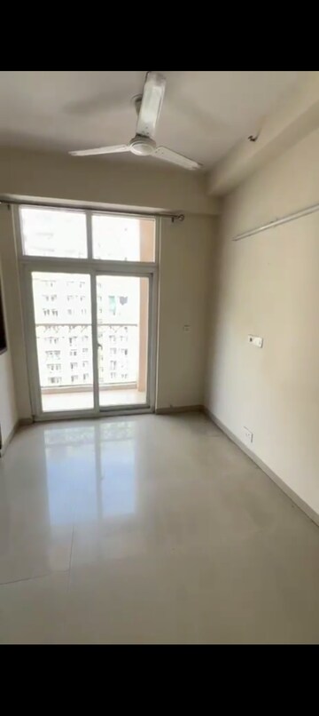 Room in 2 BHK Apartment at Arihant Arden, Sector 1 Greater Noida – for Sale
