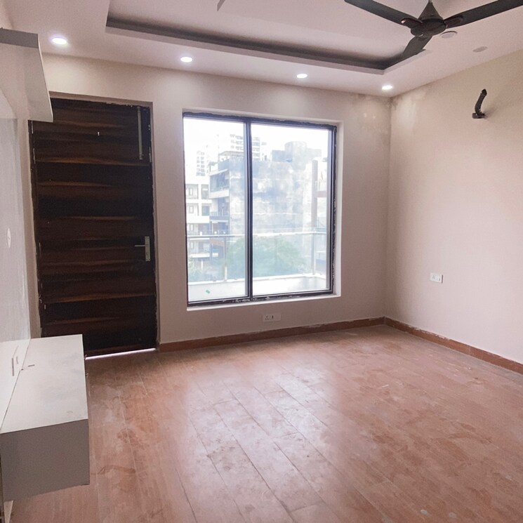 Room, sector 85 3 Bedroom 645 Sq.Ft. Apartment In Sector 85 Faridabad 9186021