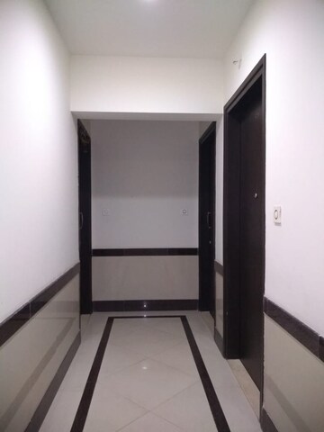 Furnished Amenities in 1 BHK Apartment at Hiranandani Fortune City, New Panvel – for Sale