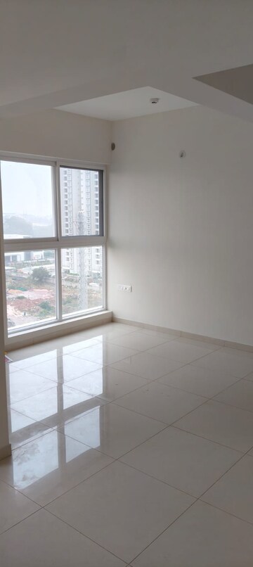 Room in 3 BHK Apartment at Godrej Park Retreat, Sarjapur Road – for Rent