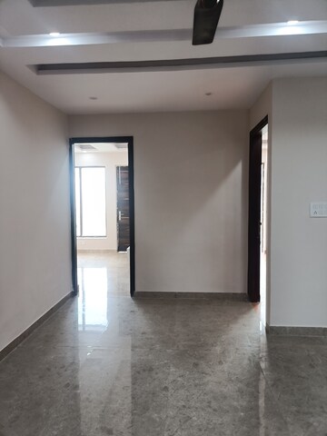Room in 3 BHK Builder Floor at Parklands, Sector 85 – for Rent