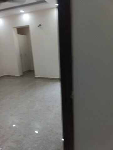 Room in 3 BHK Builder Floor at Parklands, Sector 85 – for Rent