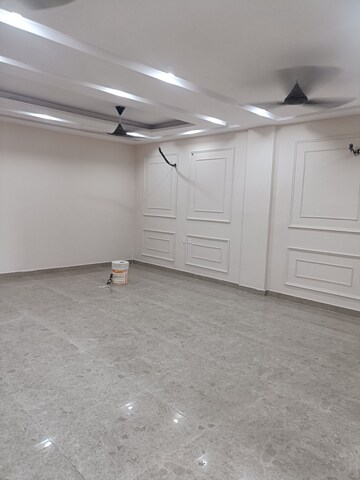 Bathroom in 3 BHK Builder Floor at Parklands, Sector 85 – for Rent