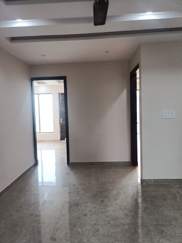 Room in 3 BHK Builder Floor at Parklands, Sector 85 – for Rent