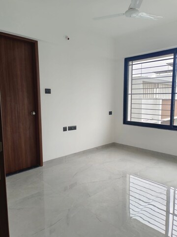 Room in 3 BHK Apartment at Unique Youtopia, Kharadi – for Rent