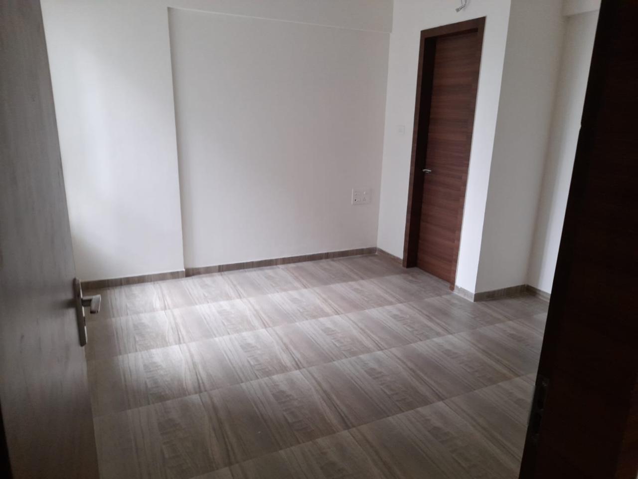 2 BHK + Extra Room Apartment For Rent in Saheel Itrend Waterfront